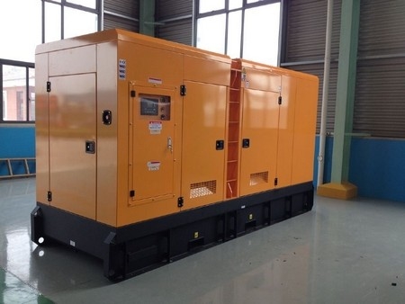 grupo de gerador diesel silencioso /Gensets de 400kw/500kVA Cummins (QSZ13-G3) GDC500*S