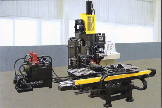 Marcação da máquina do perfurador do CNC de 1000 KN/máquina de perfuração de perfuração hidráulicas para a folha de metal